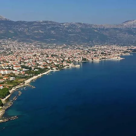 Tia * Kaštela